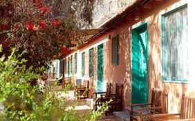 mit bewusstem Verzicht auf übliche Standards